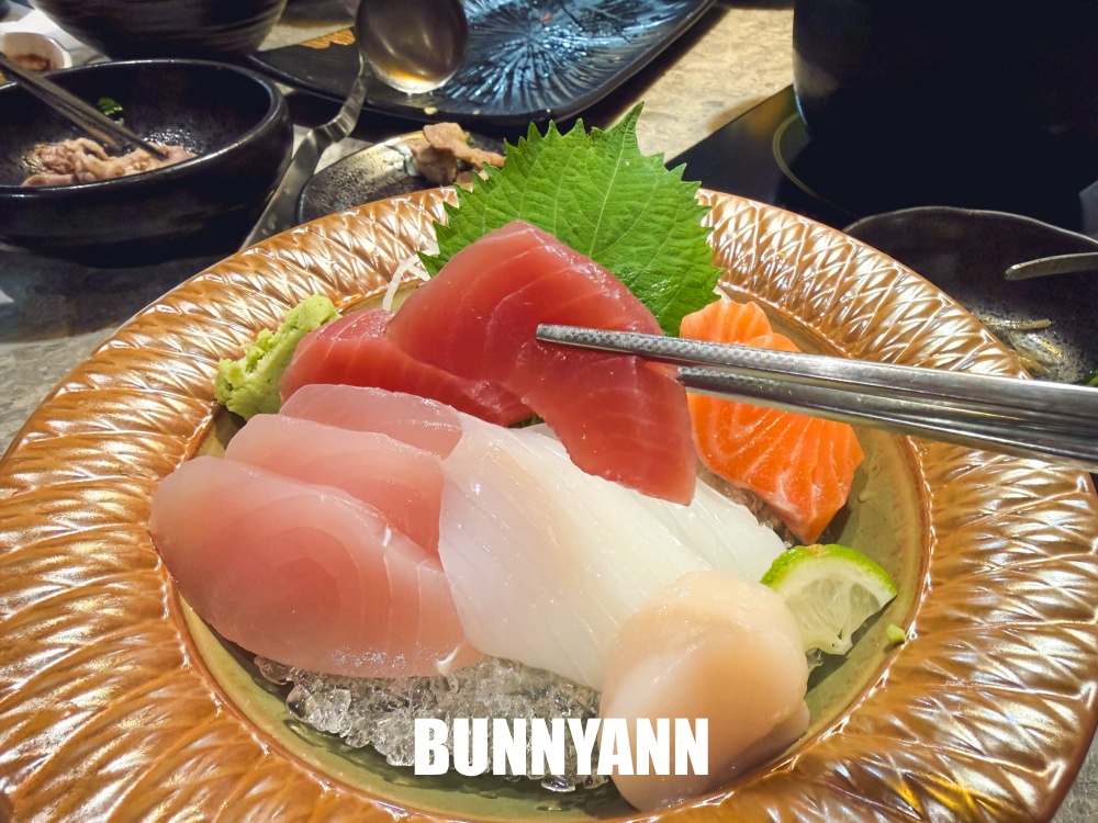 原本只是來吃火鍋，走進去才發現根本像小型澎湖美食超市，海鮮壽司通通有！