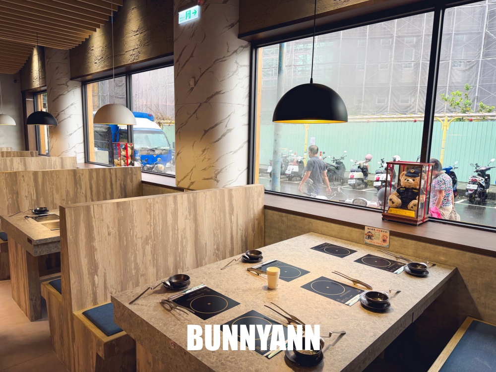 原本只是來吃火鍋，走進去才發現根本像小型澎湖美食超市，海鮮壽司通通有！