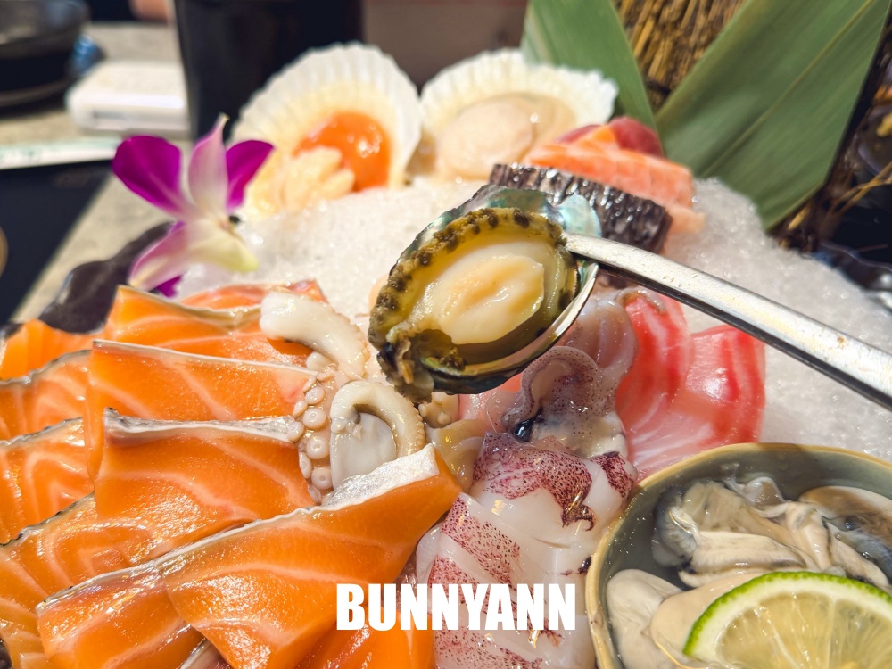 原本只是來吃火鍋，走進去才發現根本像小型澎湖美食超市，海鮮壽司通通有！