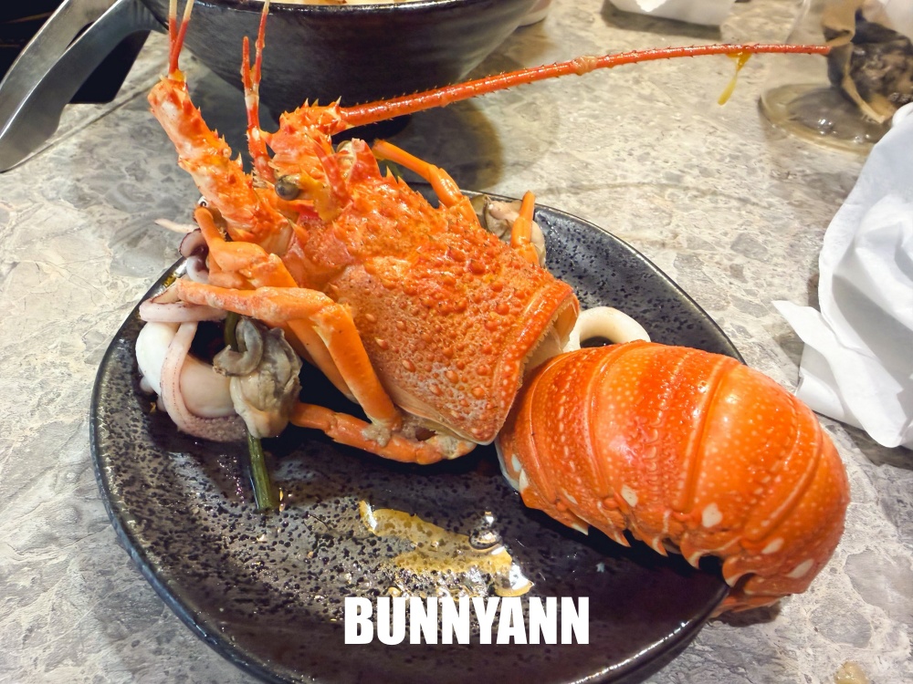 原本只是來吃火鍋，走進去才發現根本像小型澎湖美食超市，海鮮壽司通通有！