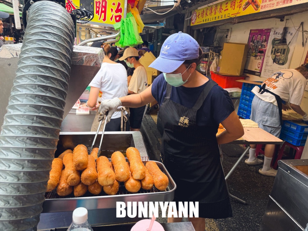 七堵人排隊也要吃！現炸營養三明治酥脆爆餡，下午兩點半開賣就排爆