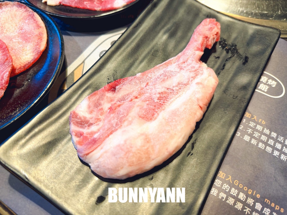 本來只想來吃燒肉，結果799元起一路吃到撐，活蝦現撈連A5和牛都有