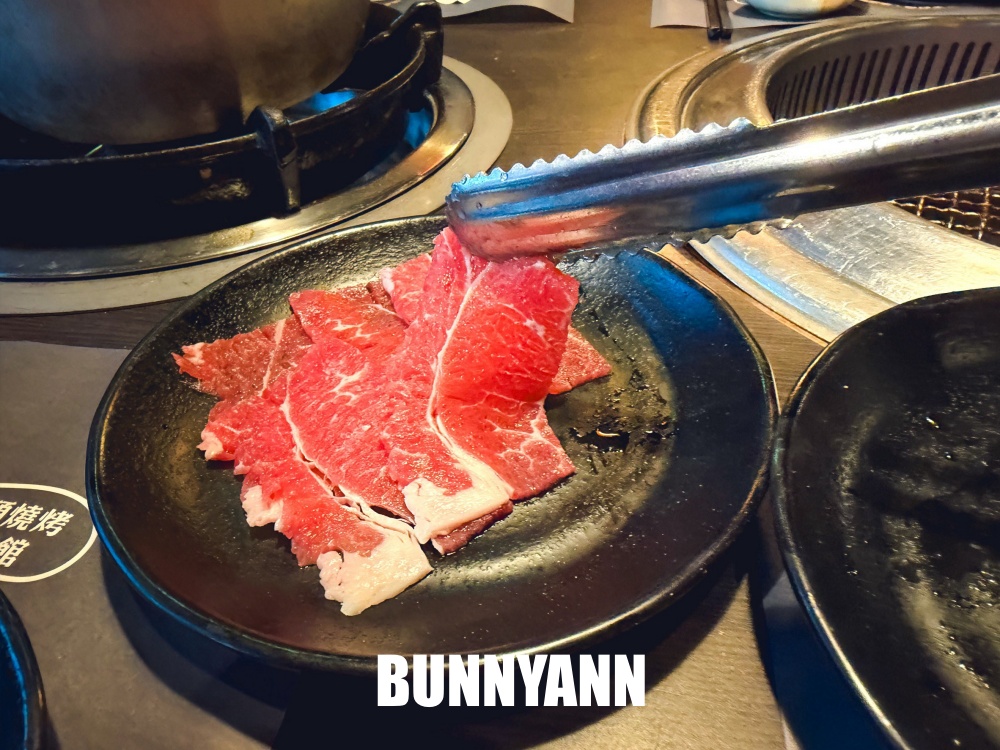 本來只想來吃燒肉，結果799元起一路吃到撐，活蝦現撈連A5和牛都有