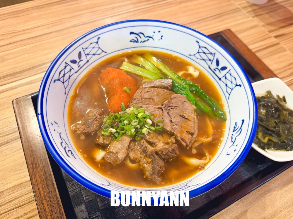 在地人私房的牛肉麵店,點個一碗就很撐,免費喝珍珠奶茶更是賣點 在地人私房的牛肉麵店,點個一碗就很撐,免費喝珍珠奶茶更是賣點