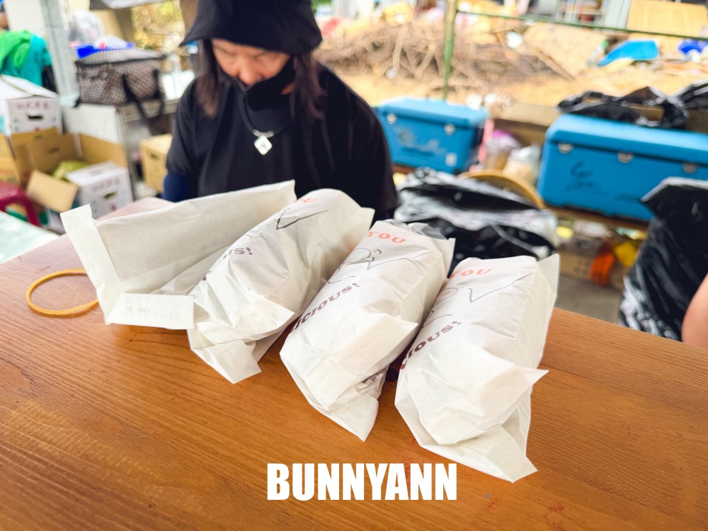 地點在交流道口，就是私房大腸包小腸店家，一組七十元四種料超彭湃