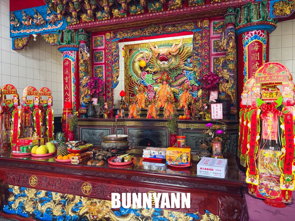 這次由神明請客，拜海神吃免費泡麵與冰淇淋，來過的人都說讚