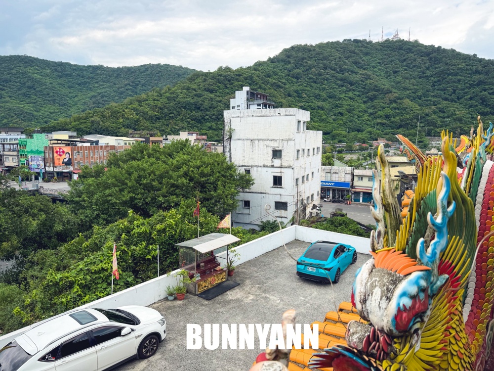 這次由神明請客，拜海神吃免費泡麵與冰淇淋，來過的人都說讚