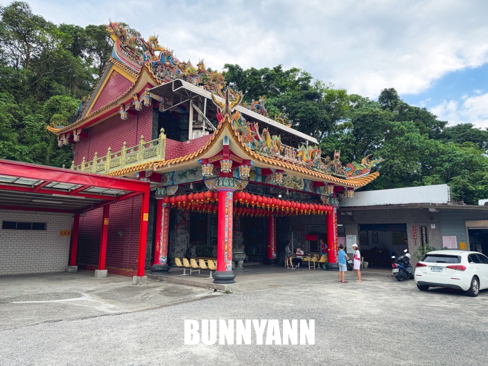 這次由神明請客，拜海神吃免費泡麵與冰淇淋，來過的人都說讚