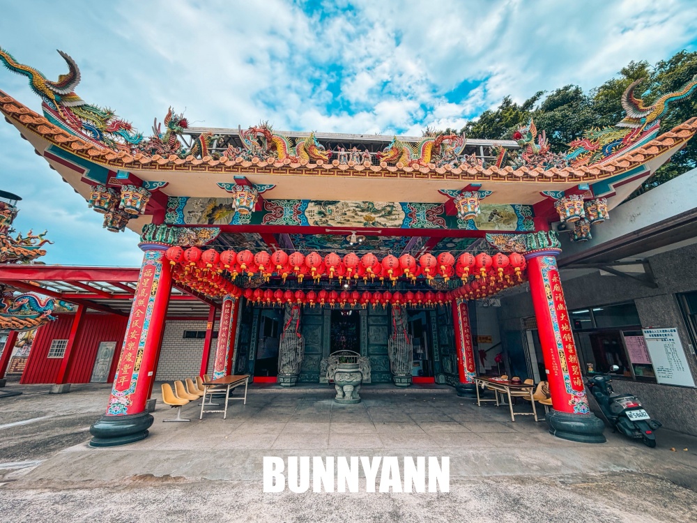 這次由神明請客，拜海神吃免費泡麵與冰淇淋，來過的人都說讚