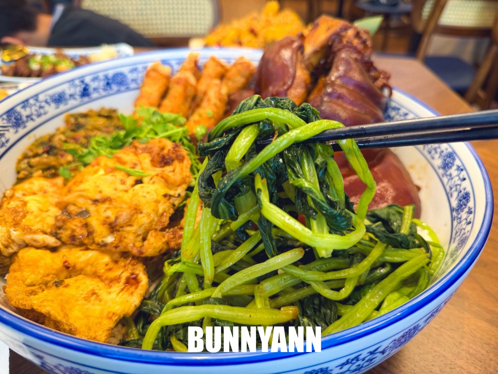 誰說豬腳飯只能吃粗飽，這家大碗到讓人傻眼，連白斬雞都值得點來吃