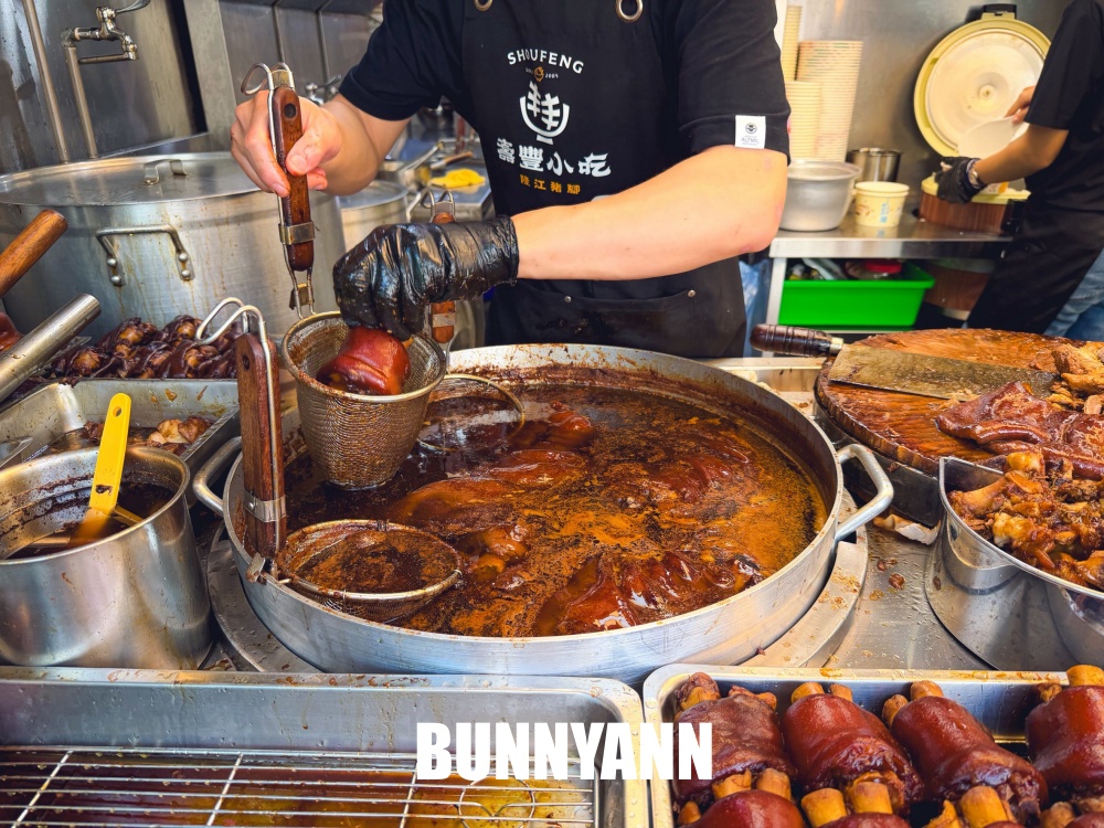 誰說豬腳飯只能吃粗飽，這家大碗到讓人傻眼，連白斬雞都值得點來吃