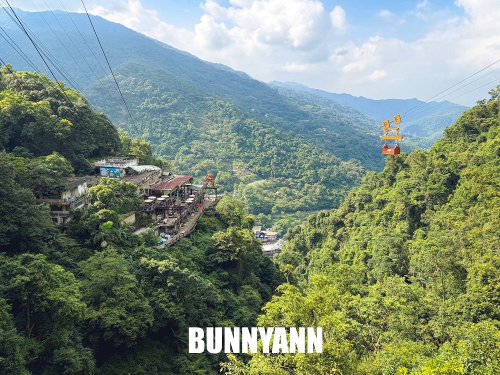 開車竟然到不了，搭空中巴士才進得去樂園，湖上划船生態步道一次玩