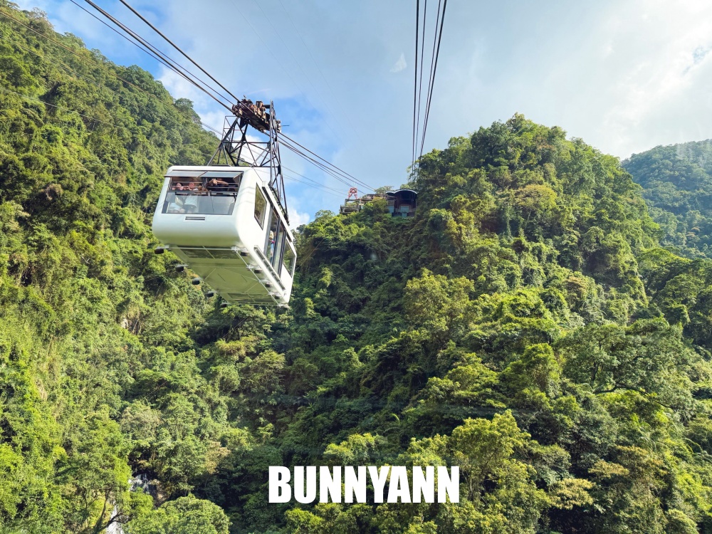 開車竟然到不了，搭空中巴士才進得去樂園，湖上划船生態步道一次玩