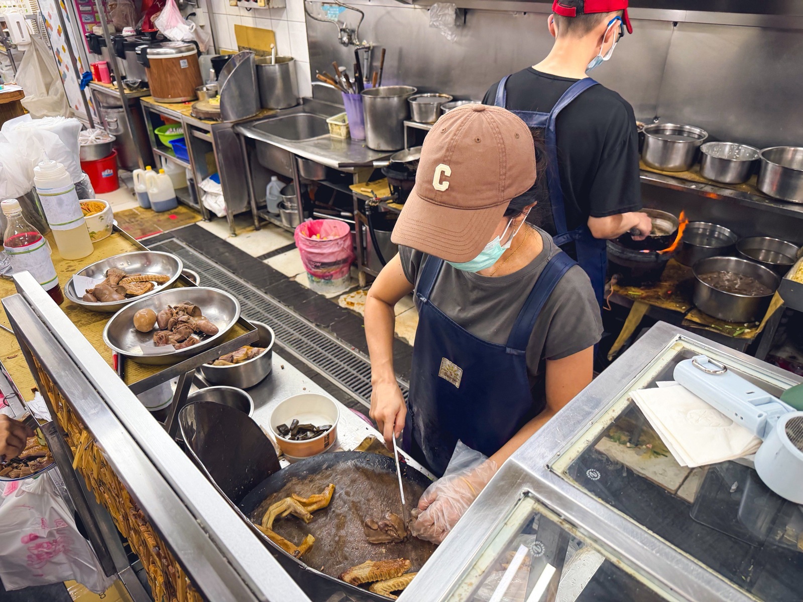 本來只是路過看看，想不到鴨肉便宜又好吃，四分之一隻鴨肉220元！