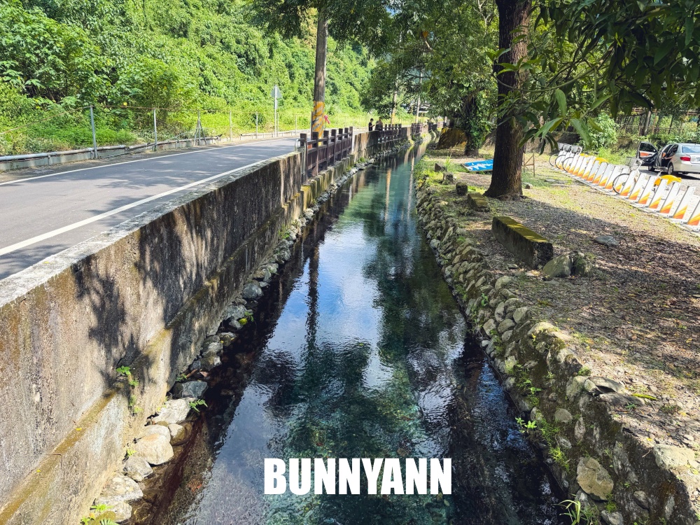 屏東這部落超隱密，沁涼二峰圳竟然好多小魚，圳水又乾淨透徹好美麗