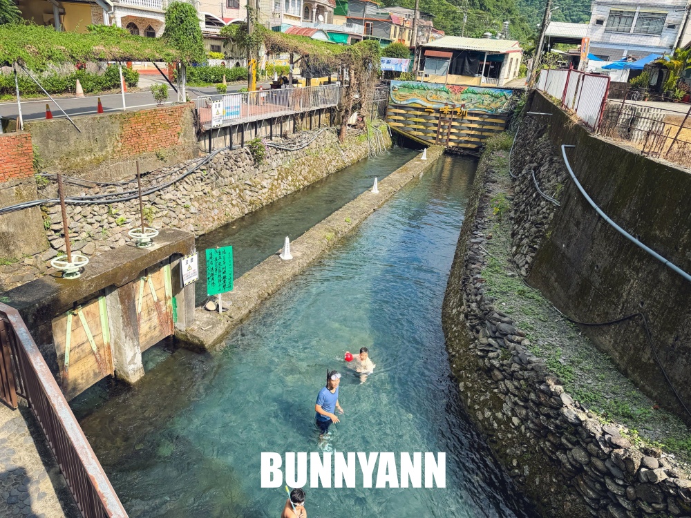 屏東這部落超隱密，沁涼二峰圳竟然好多小魚，圳水又乾淨透徹好美麗