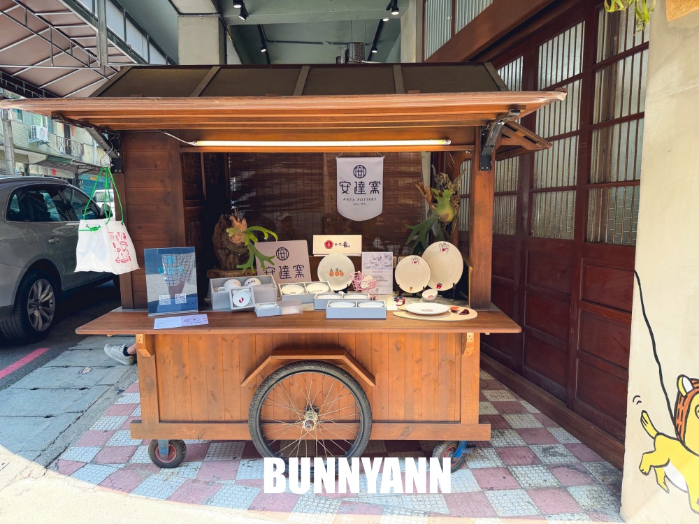 鶯歌這巷弄早午餐超低調，巨無霸三劍客漢堡竟然限量供應，復古老宅又美麗好拍