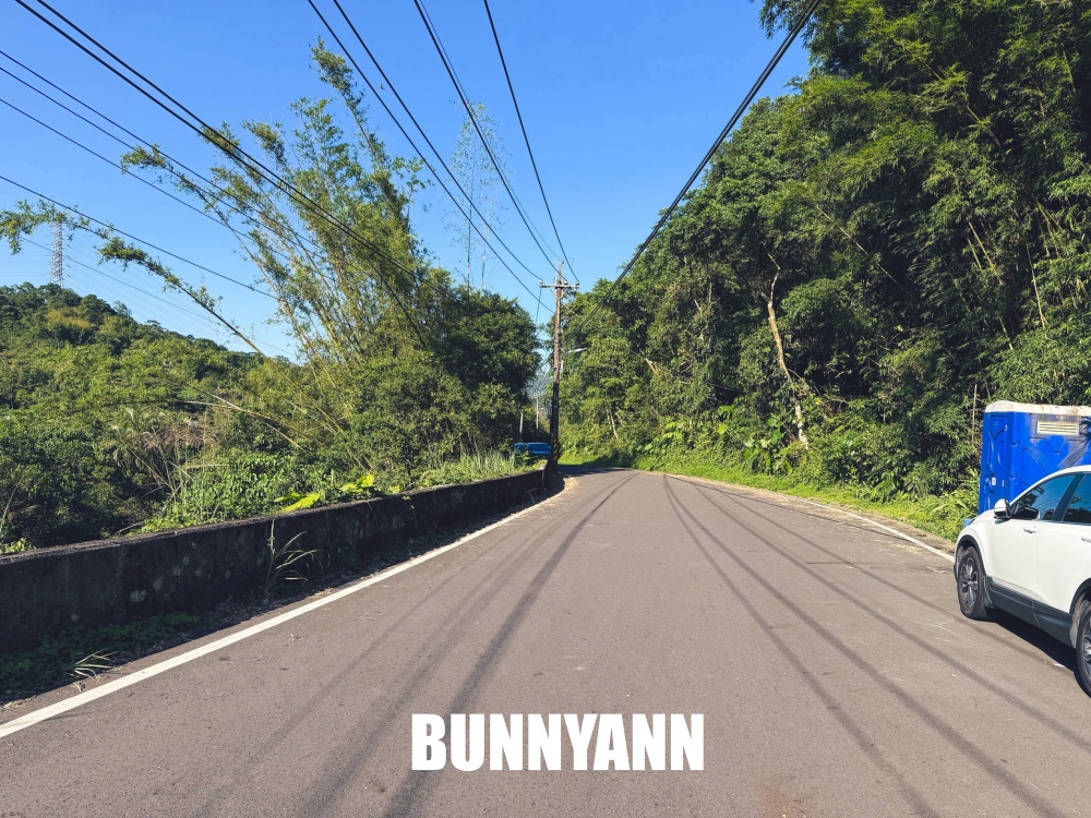 原本以為冷門很弱，結果高落差瀑布美到不想走，連休憩平台都有保留下！