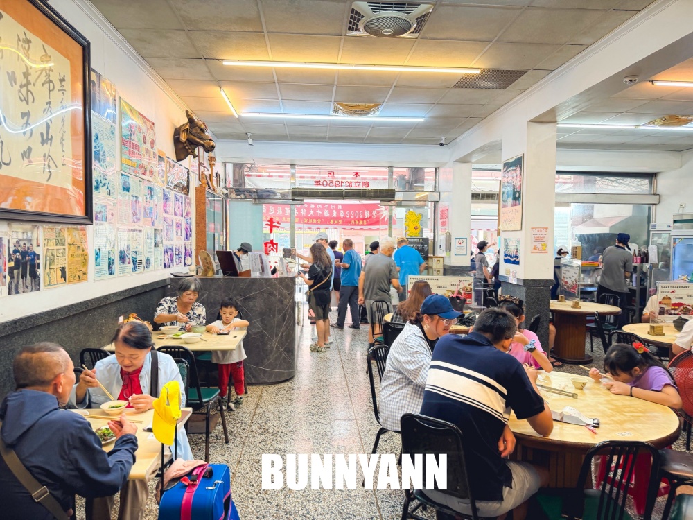 還很多人不知道，是牛肉湯老店餐廳，一碗不貴又好喝，還免費續湯真讚