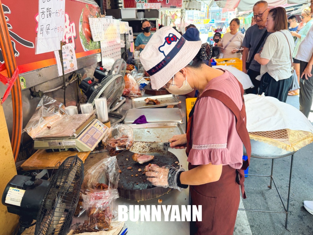 萬巒這家豬腳很可以，招牌豬腳皮Q肉嫩又入味，老字號口碑也是主打