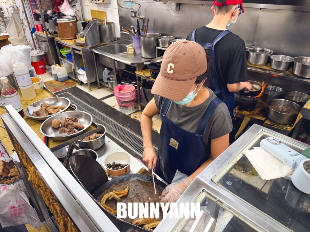 本來只是路過看看，想不到鴨肉便宜又好吃，四分之一隻鴨肉220元！