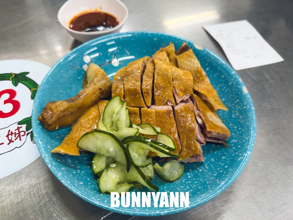 本來只是路過看看，想不到鴨肉便宜又好吃，四分之一隻鴨肉220元！