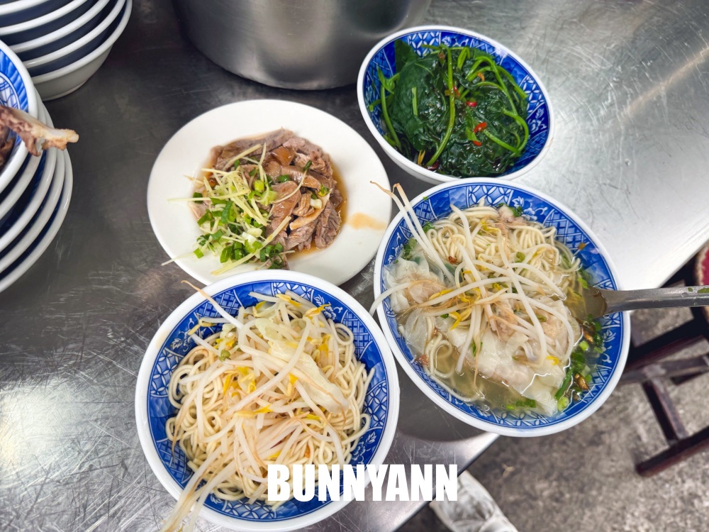 新莊這家麵攤超隱密，古早乾麵一碗竟然銅板價吃很飽，在地人又常常來報到