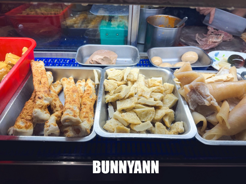 原本只想吃碗粿仔湯，結果50年老店整桌黑白切超澎湃，純米粿仔真的有夠Q