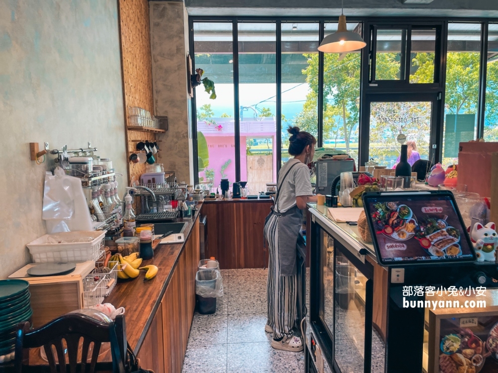 萬記商行The One’s Shop礁溪咖啡廳，宜蘭美食推薦綠田裡好味道!!