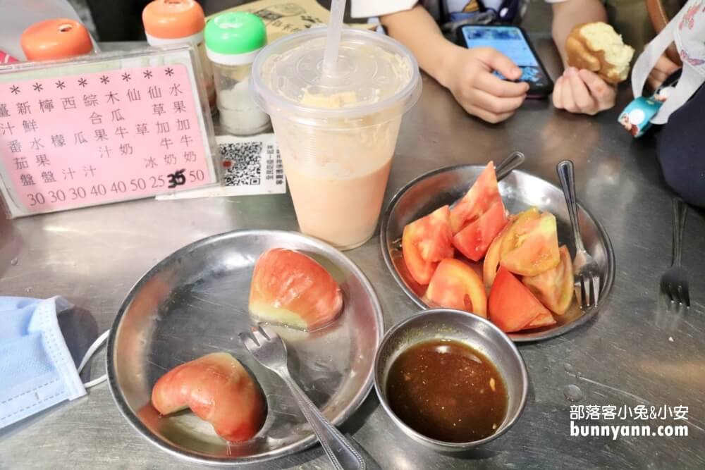 【寧夏夜市】捷運旁人氣夜市！從木瓜牛奶喝到阿榮豬肝湯