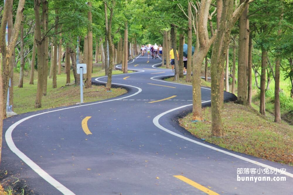 台中單車景點《潭雅神綠園道》浪漫s彎道與波浪自行車道真有趣!!