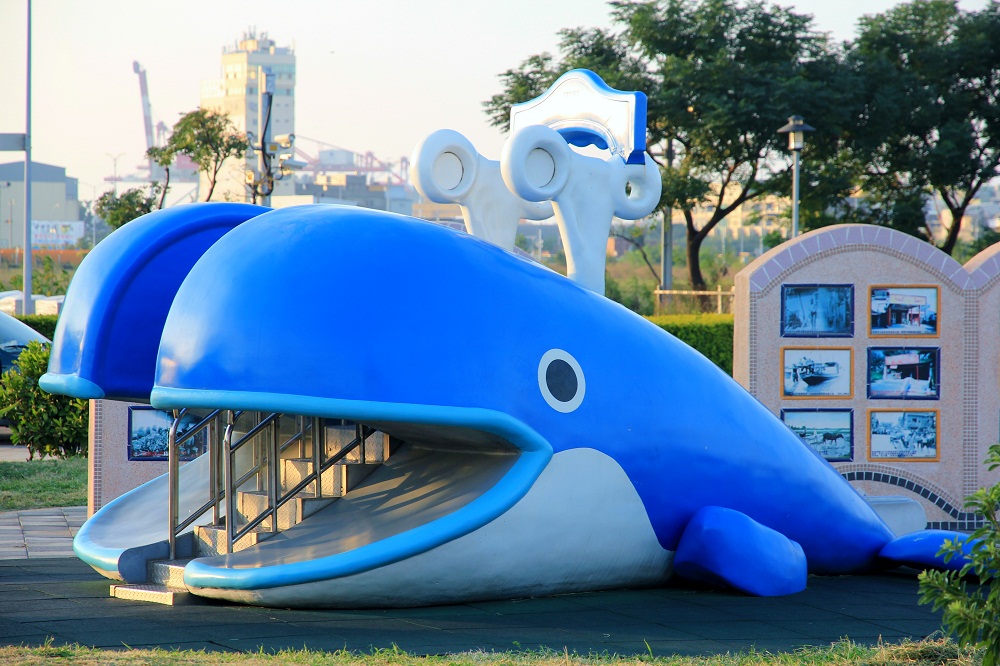 台中鰲峰山運動公園，手腳併用的戶外親子遊戲場