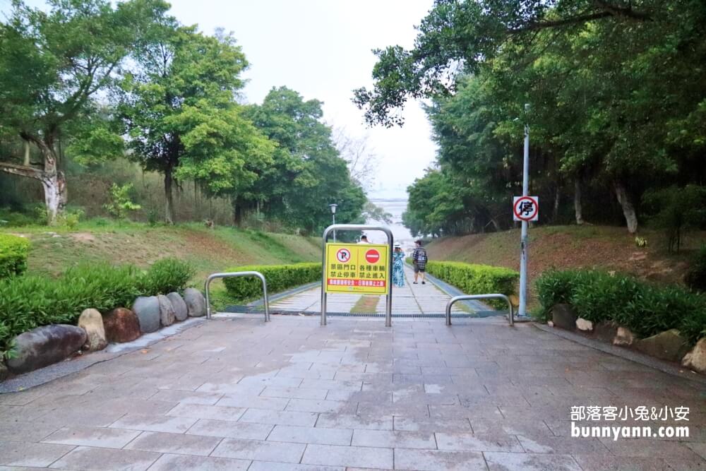 金門景點》建功嶼，金門版摩西分海，必拍海上牡蠣人，賞夕陽最佳秘境