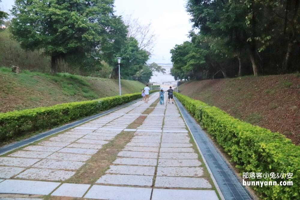 金門景點》建功嶼，金門版摩西分海，必拍海上牡蠣人，賞夕陽最佳秘境