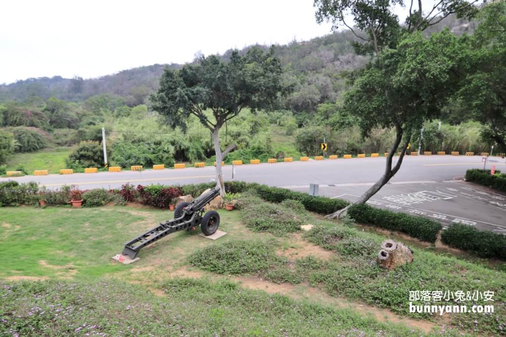 金門景點》獅山砲陣地，免門票參觀景點，戴鋼盔看阿兵哥跳砲操