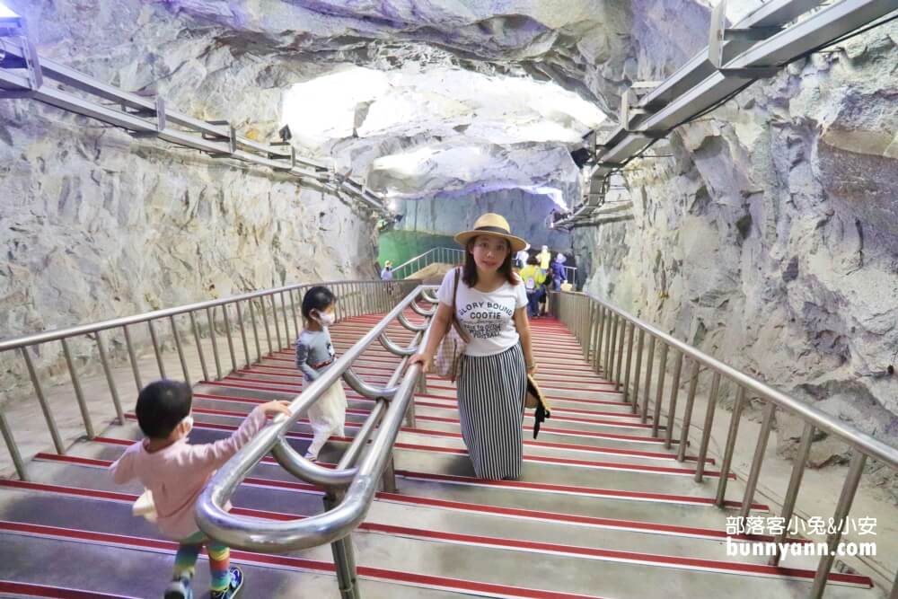 金門景點》翟山坑道，金門最美洞穴水上步道，免門票景點好拍好逛