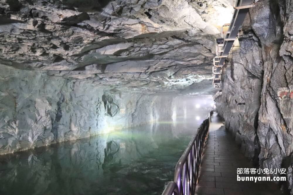 金門景點》翟山坑道，金門最美洞穴水上步道，免門票景點好拍好逛