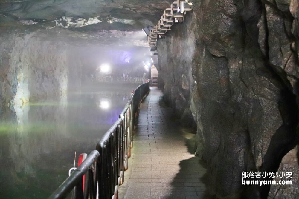 金門景點》翟山坑道，金門最美洞穴水上步道，免門票景點好拍好逛