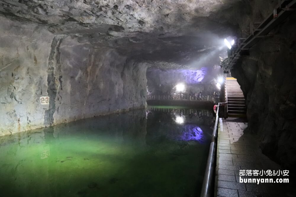 金門景點》翟山坑道，金門最美洞穴水上步道，免門票景點好拍好逛