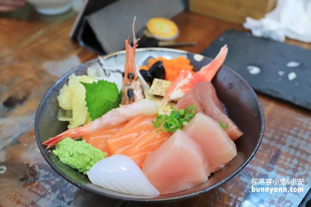 琉球番壽司，生魚片厚度份量沒在客氣，人氣丼飯便宜必點