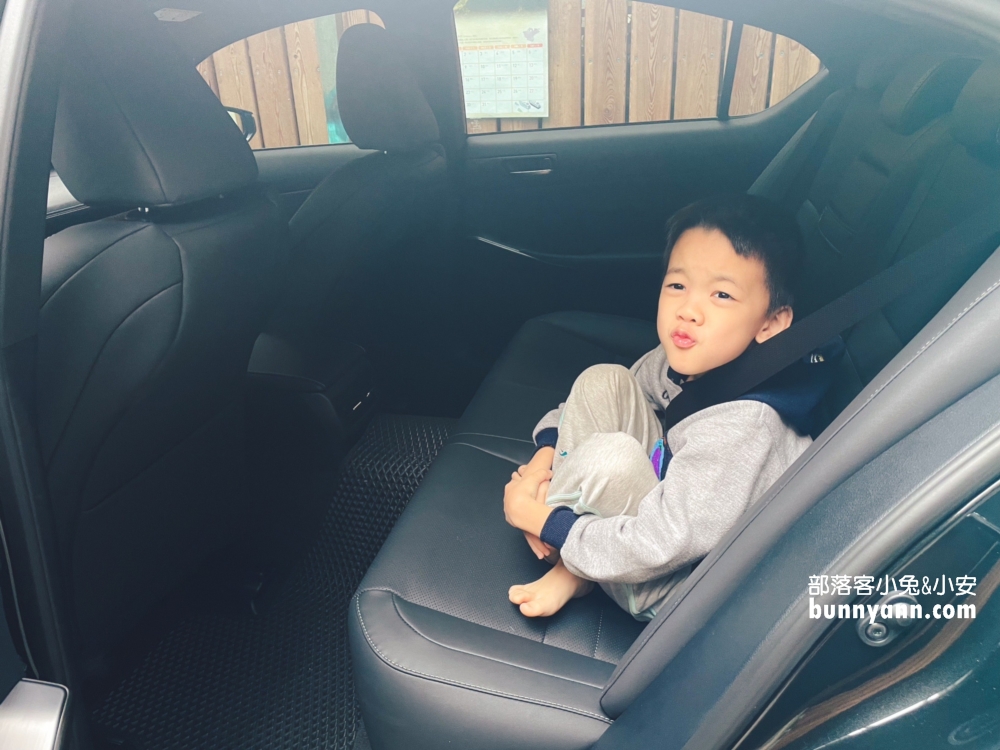 2024 Lexus IS 300h F Sport版，實測一個月優缺點說給你聽，真的好開好穩。