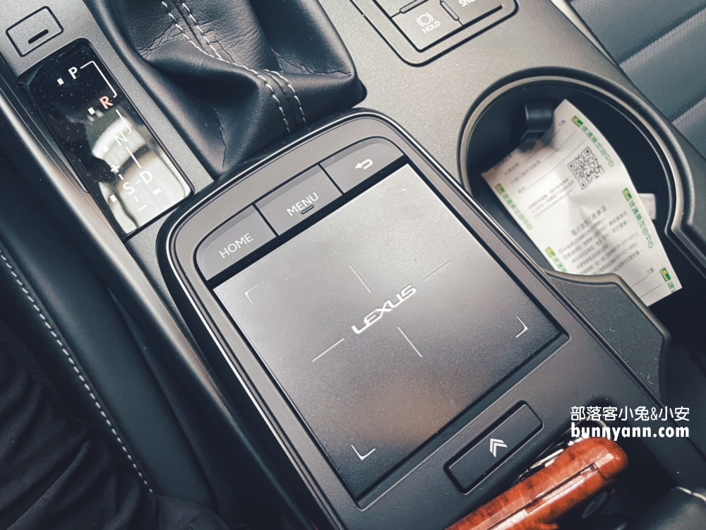 2024 Lexus IS 300h F Sport版，實測一個月優缺點說給你聽，真的好開好穩。