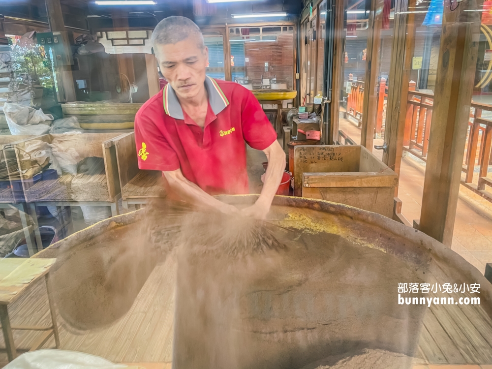 嘉義【新港香藝文化園區】親眼見識老師傅的製香過程，技藝真是令人讚嘆！