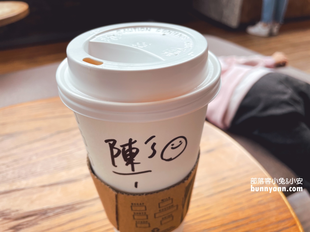 淡水咖啡店「淡水雲門星巴克」推薦，山丘上的玻璃咖啡屋