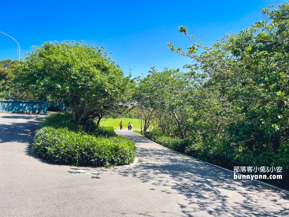 【新竹青青草原】暢玩磨石子溜滑梯＋附近美食景點一日遊全攻略