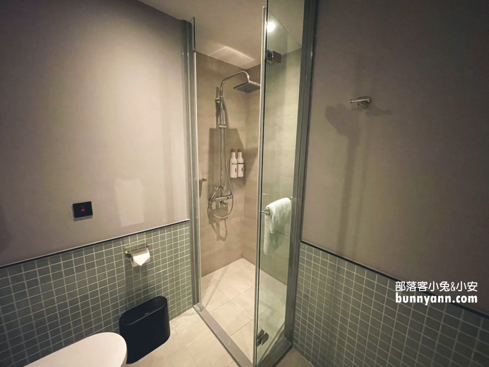 【台中悅樂旅店台中站前】星星數4.8顆星，台中火車站附近風格系旅店