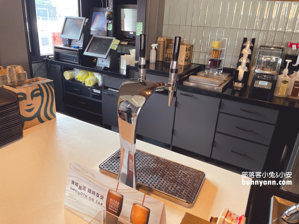 星巴克全新彰化金馬門市，超美八卦山嵐意象，買咖啡免下車