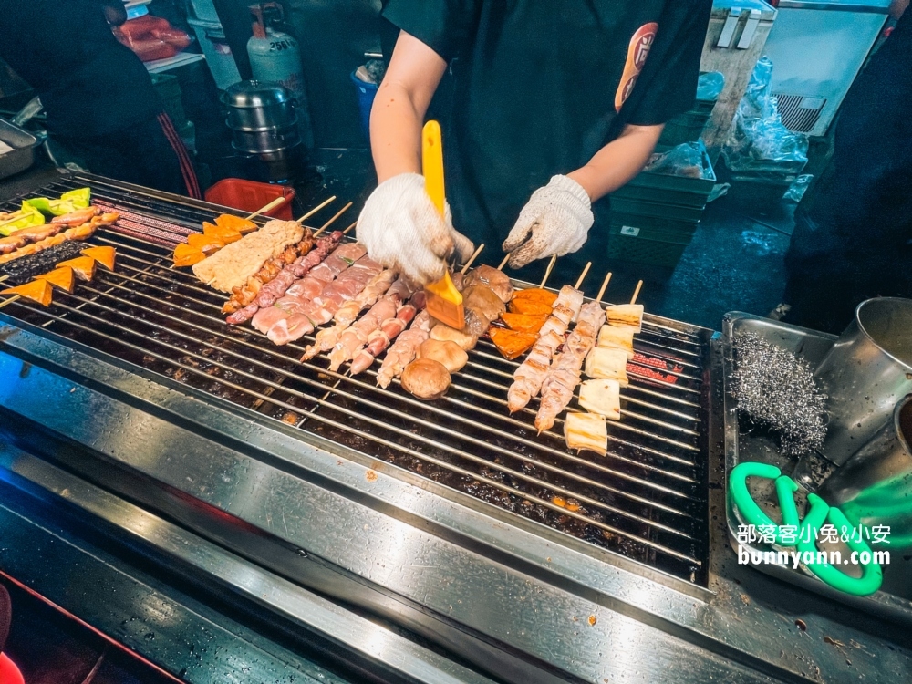 2025【旱溪夜市】推薦14家必吃美食，像是烤玉米、牛排、烤牡蠣都不錯吃