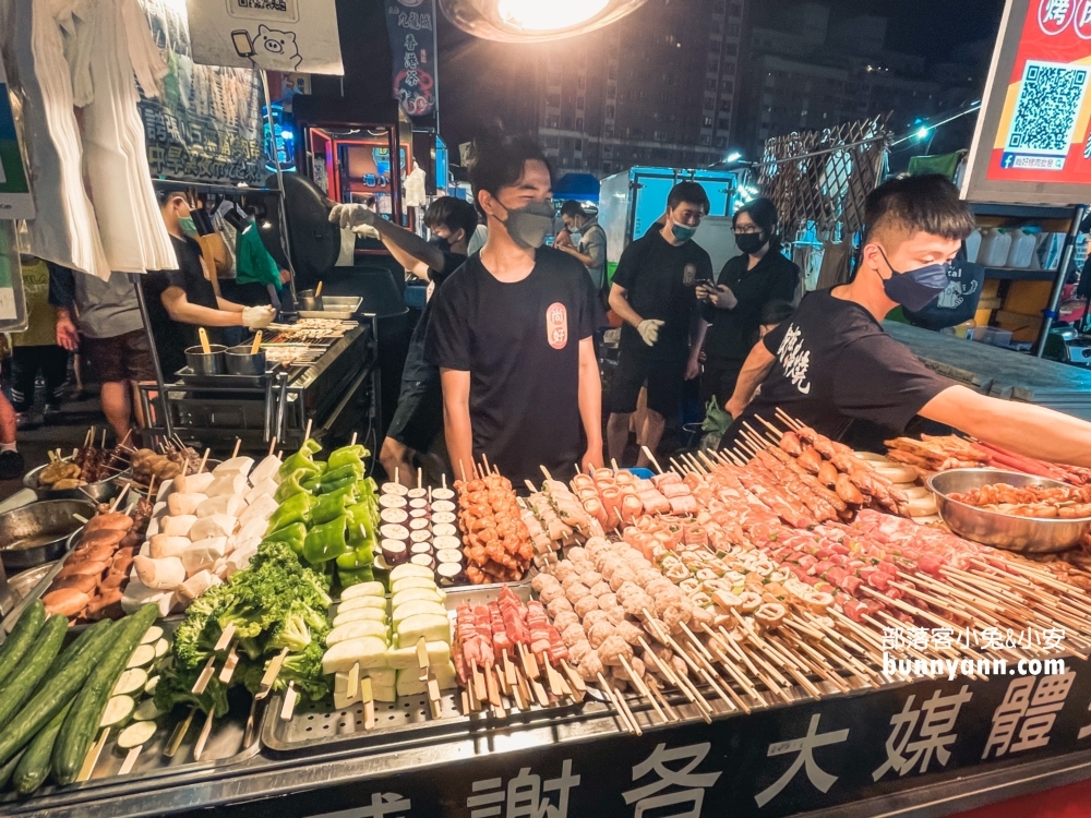 2025【旱溪夜市】推薦14家必吃美食，像是烤玉米、牛排、烤牡蠣都不錯吃