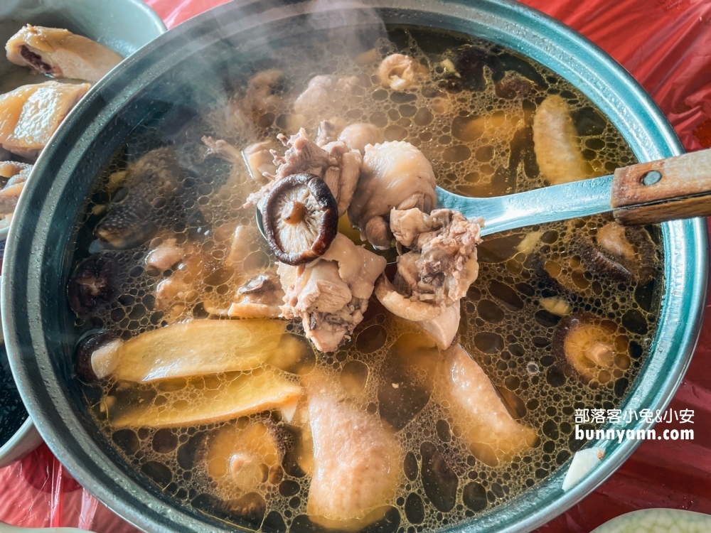 陽明山【青菜園】放山雞新鮮又美味，價格親民，CP值超高！